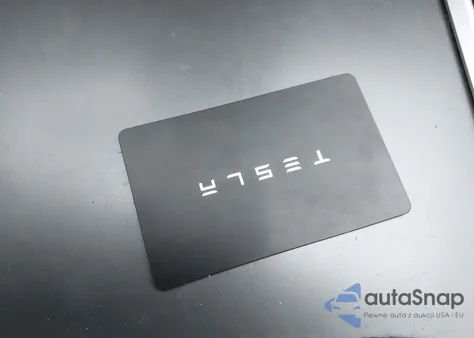 2022 Tesla Model Y Long Range Dual Motor All-Wheel Drive z USA, uszkodzony, nr VIN 7SAYGDEE6NF436924